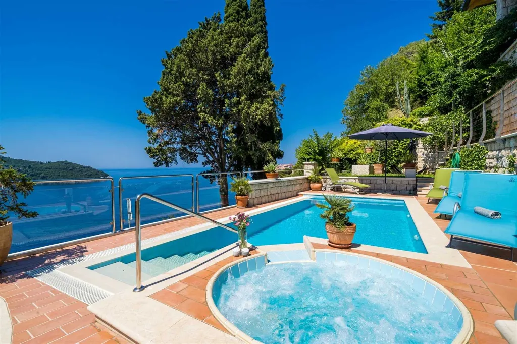 6-Bedroom Sea-View Villa in Dubrovnik