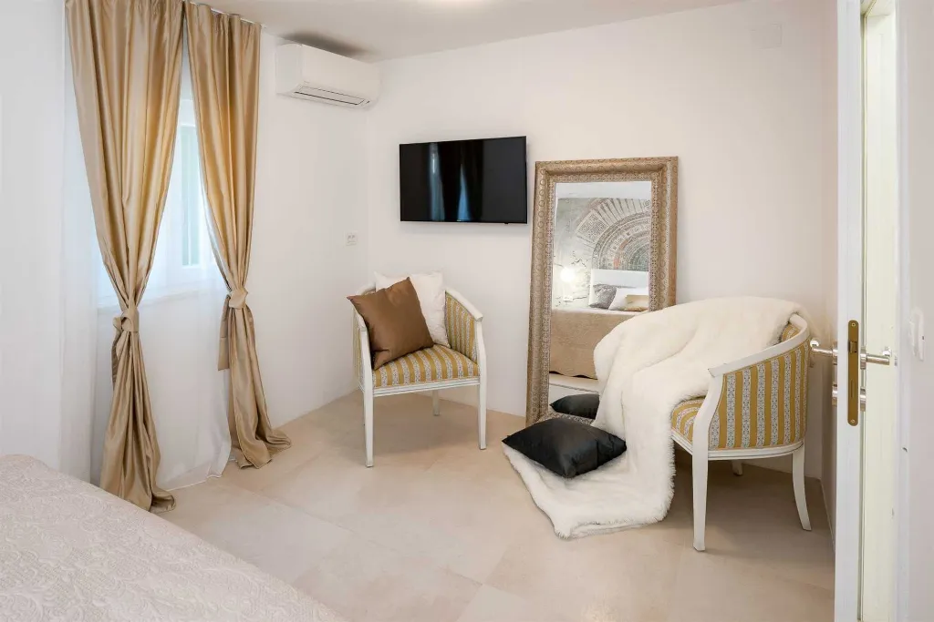 Bol Villa with Private Pool for Up to 8 Guests