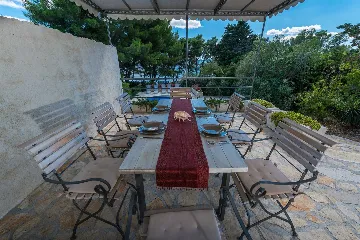 4-Bedroom Villa in Bol for Up to 10 Guests