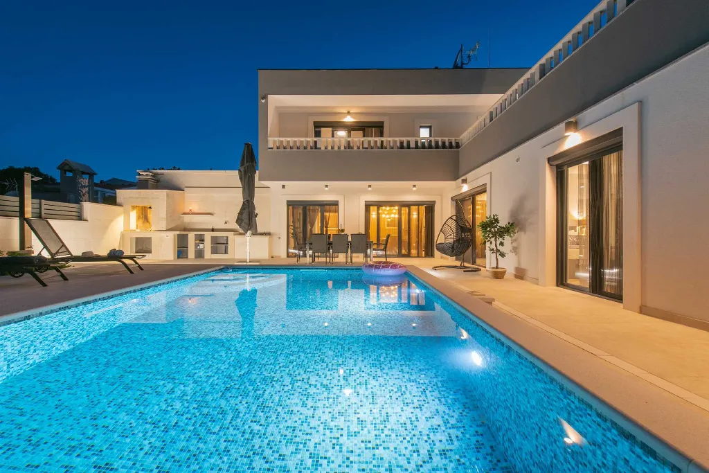 Sevid 3-Bedroom Villa with Private Heated Pool