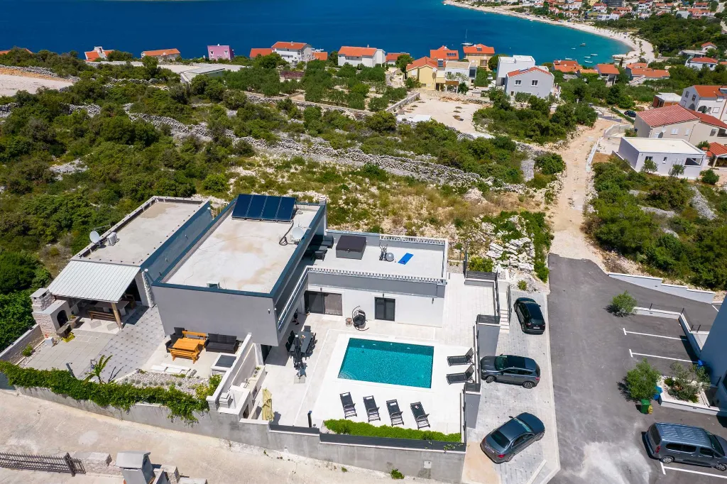 Sevid 3-Bedroom Villa with Private Heated Pool