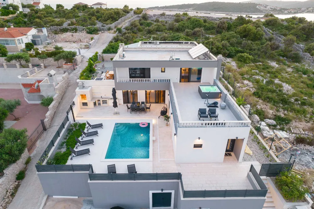 Sevid 3-Bedroom Villa with Private Heated Pool