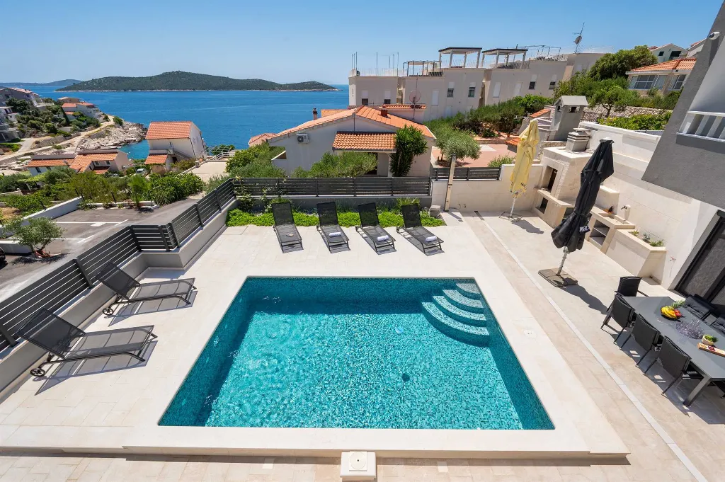 Sevid 3-Bedroom Villa with Private Heated Pool
