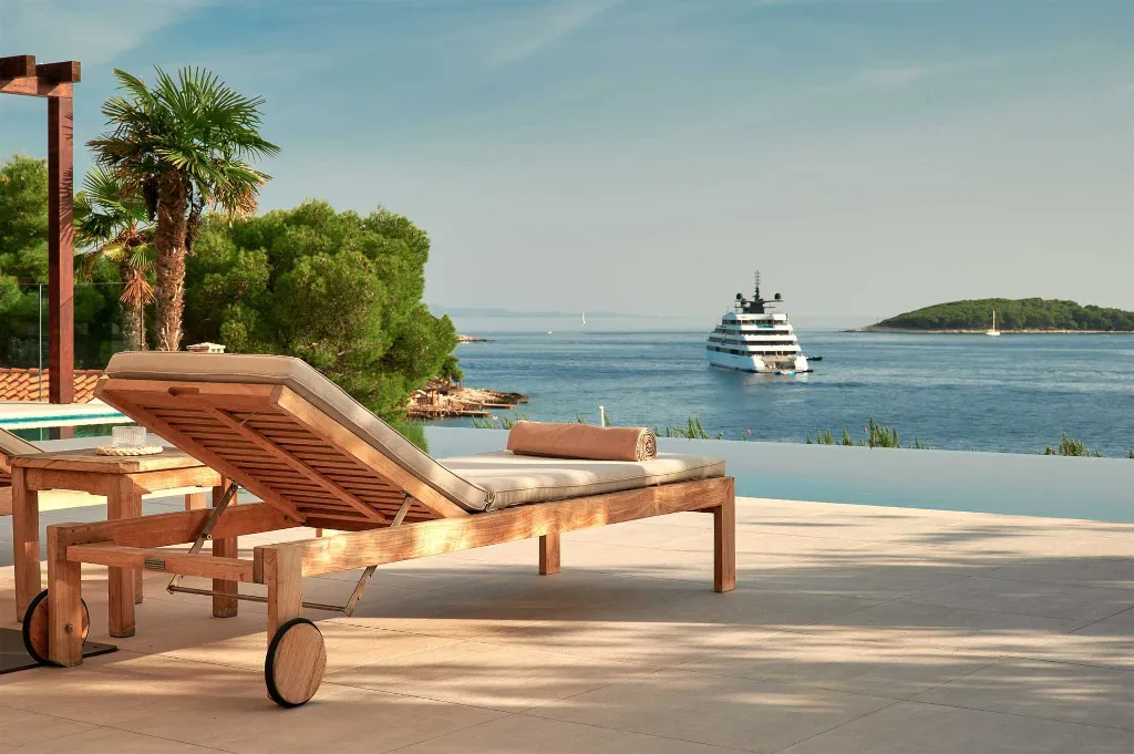 5-Bedroom Villa with Heated Pool in Hvar