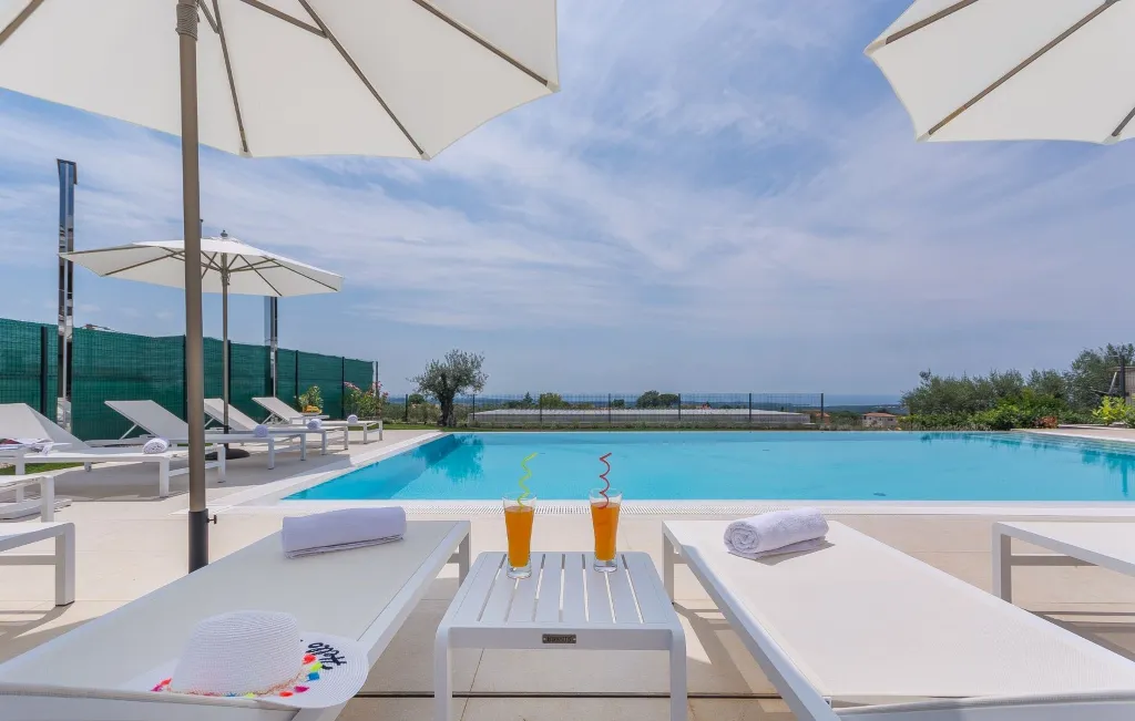 Kaštelir Villa for Up to 11 Guests with Heated Pool