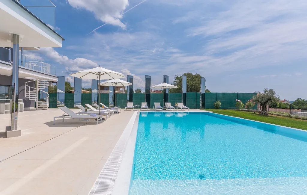 Kaštelir Villa for Up to 11 Guests with Heated Pool