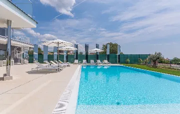 Kaštelir Villa for Up to 11 Guests with Heated Pool