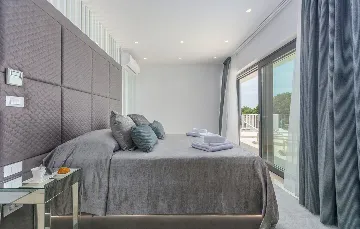 Kaštelir Villa for Up to 11 Guests with Heated Pool