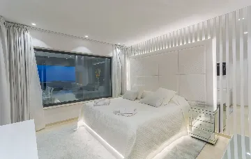 Kaštelir Villa for Up to 11 Guests with Heated Pool