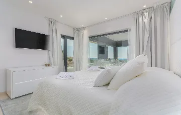 Kaštelir Villa for Up to 11 Guests with Heated Pool