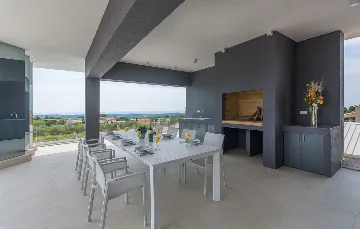 Kaštelir Villa for Up to 11 Guests with Heated Pool