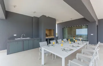 Kaštelir Villa for Up to 11 Guests with Heated Pool
