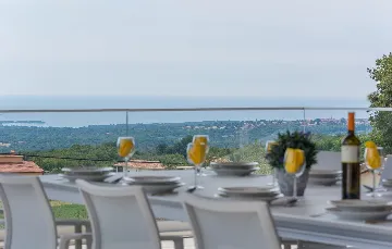 Kaštelir Villa for Up to 11 Guests with Heated Pool