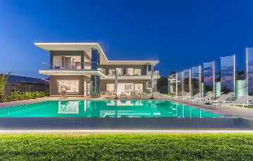 Kaštelir Villa for Up to 11 Guests with Heated Pool