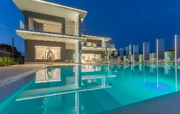 Kaštelir Villa for Up to 11 Guests with Heated Pool