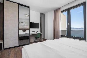 Omiš 5-Bedroom Villa with Heated Infinity Pool