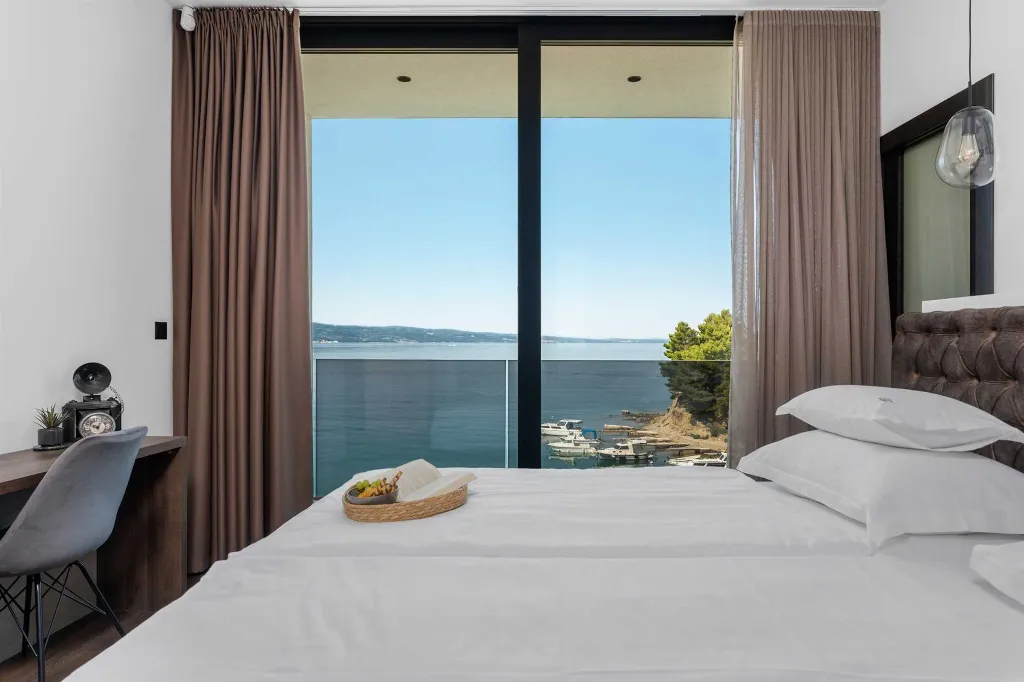 Omiš 5-Bedroom Villa with Heated Infinity Pool