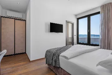 Omiš 5-Bedroom Villa with Heated Infinity Pool