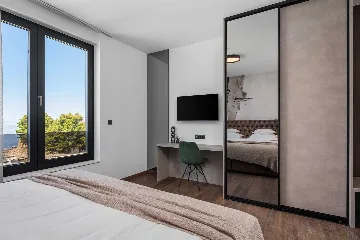 Omiš 5-Bedroom Villa with Heated Infinity Pool