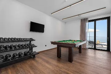 Omiš 5-Bedroom Villa with Heated Infinity Pool