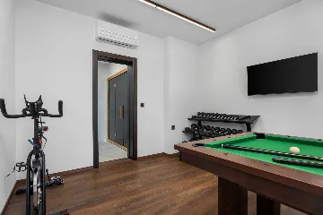 Omiš 5-Bedroom Villa with Heated Infinity Pool