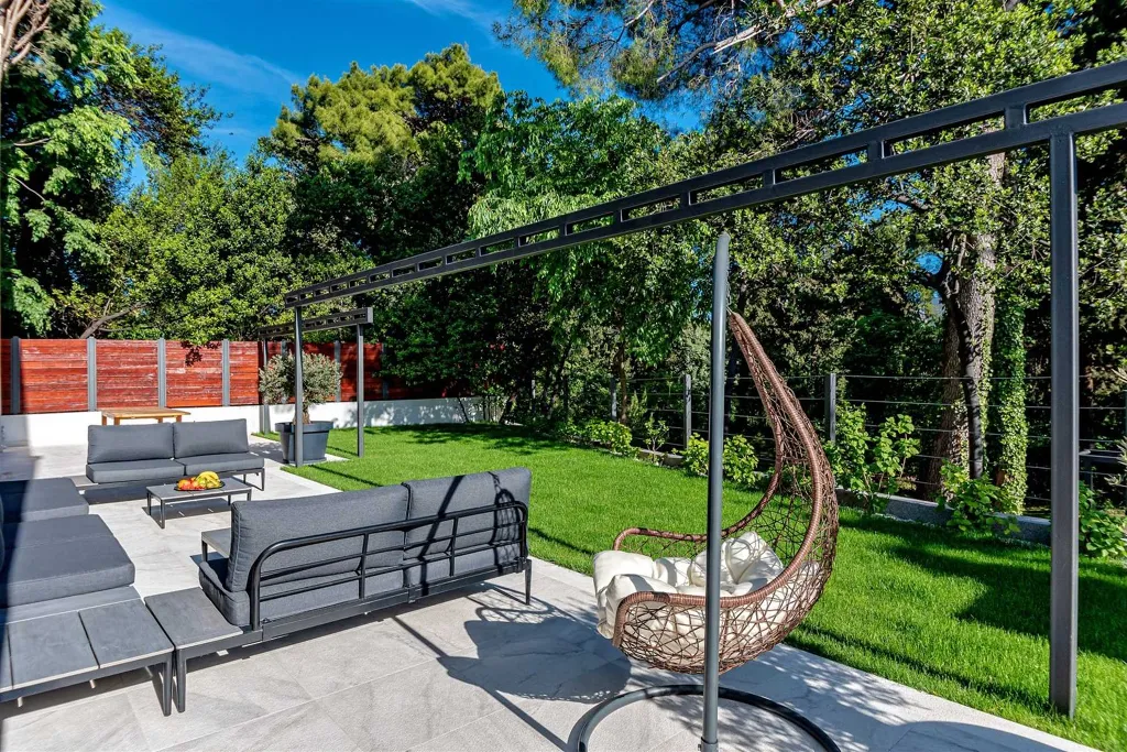 Kaštel Stari Villa for up to 12 Guests with Pool