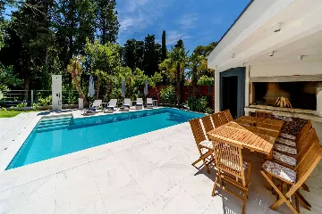 Kaštel Stari Villa for up to 12 Guests with Pool
