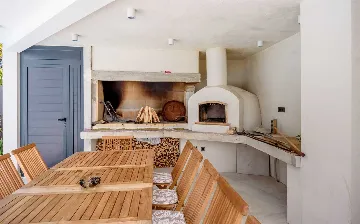 Kaštel Stari Villa for up to 12 Guests with Pool