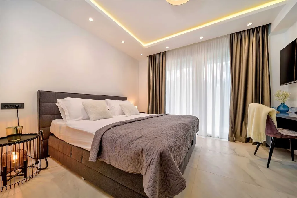 Kaštel Stari Villa for up to 12 Guests with Pool