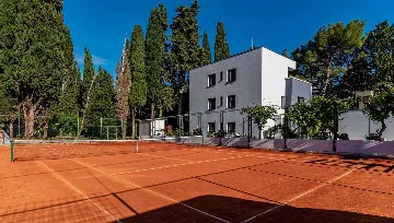 Kaštel Stari Villa for up to 12 Guests with Pool