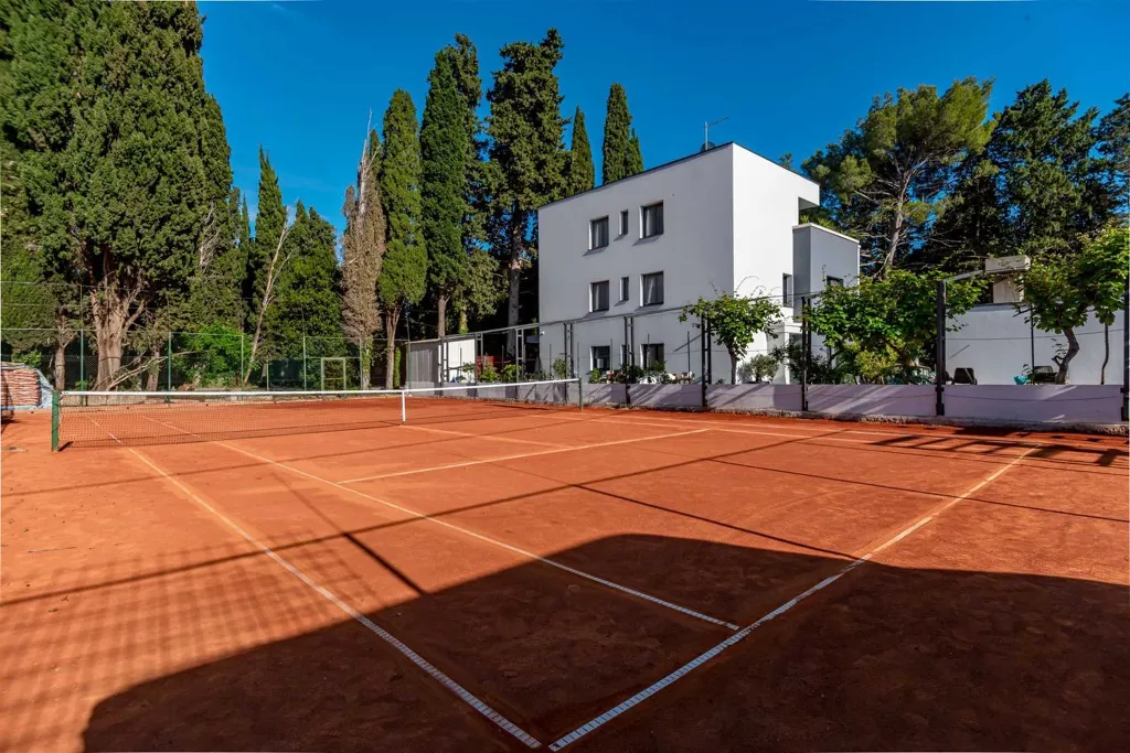 Kaštel Stari Villa for up to 12 Guests with Pool