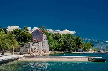 Kaštel Stari Villa for up to 12 Guests with Pool