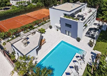 Kaštel Stari Villa for up to 12 Guests with Pool