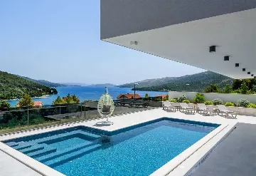 4-Bedroom Villa in Marina for Up to 8 Guests