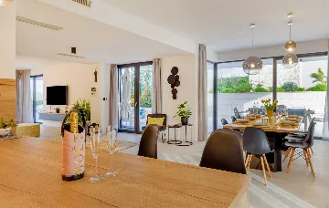 4-Bedroom Villa in Marina for Up to 8 Guests