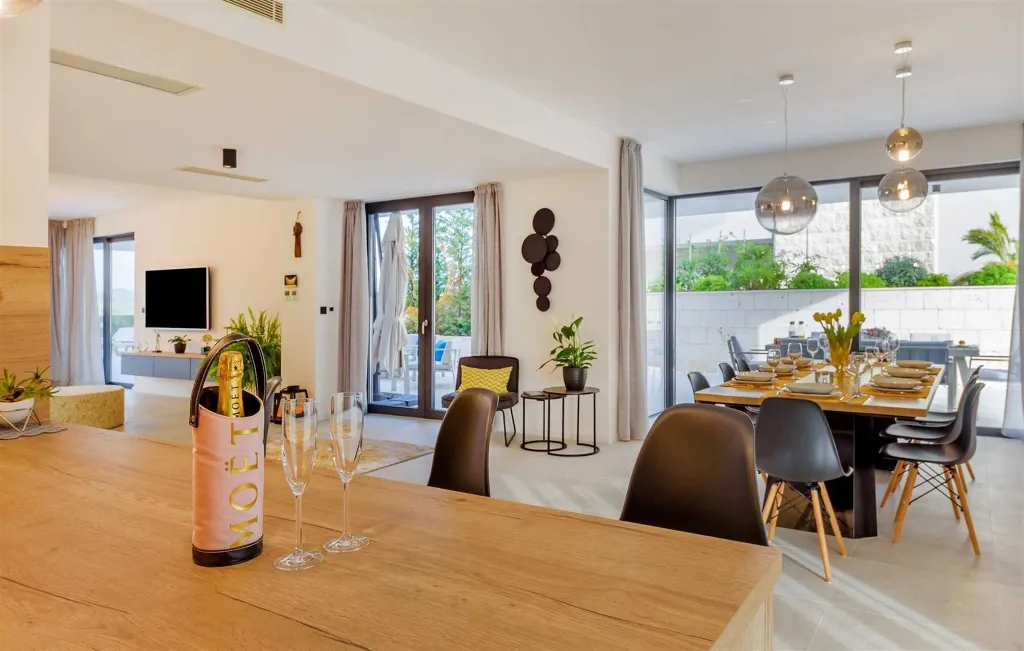 4-Bedroom Villa in Marina for Up to 8 Guests