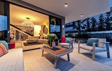 4-Bedroom Villa with Indoor Heated Pool in Marina