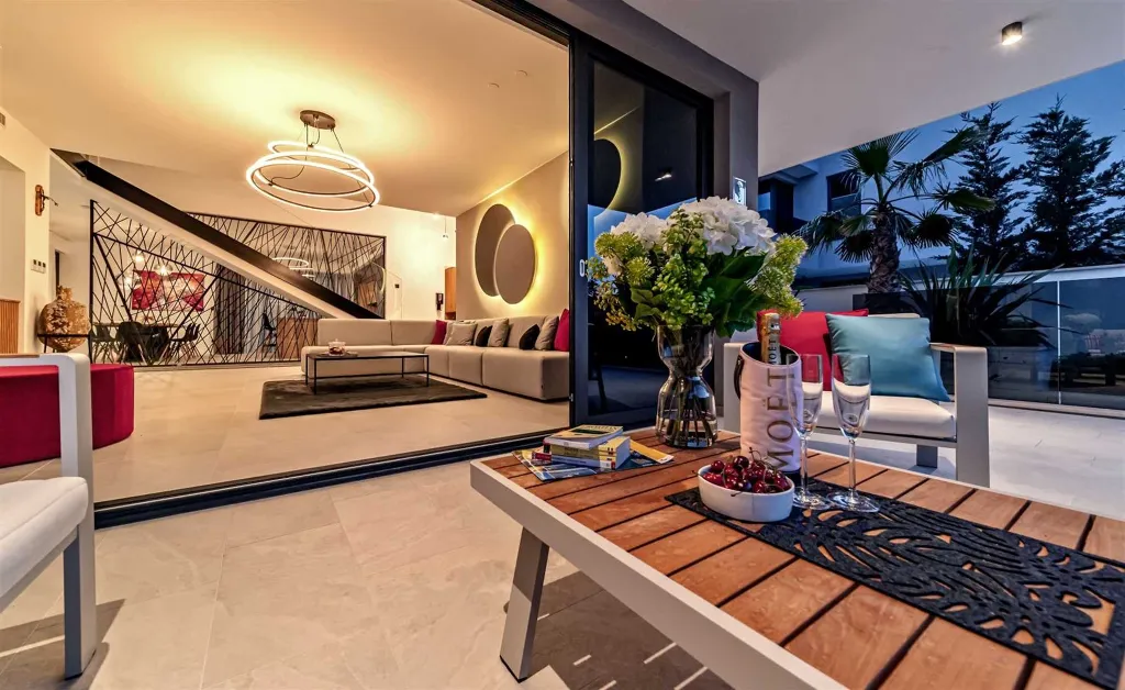 4-Bedroom Villa with Indoor Heated Pool in Marina