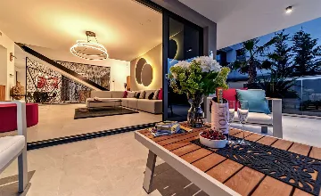 4-Bedroom Villa with Indoor Heated Pool in Marina