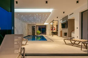 4-Bedroom Villa with Indoor Heated Pool in Marina