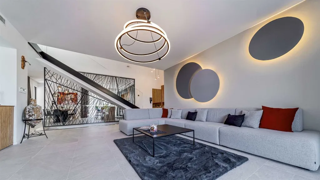 4-Bedroom Villa with Indoor Heated Pool in Marina