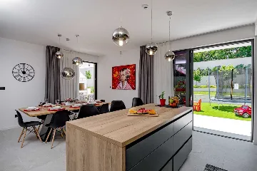 4-Bedroom Villa with Indoor Heated Pool in Marina