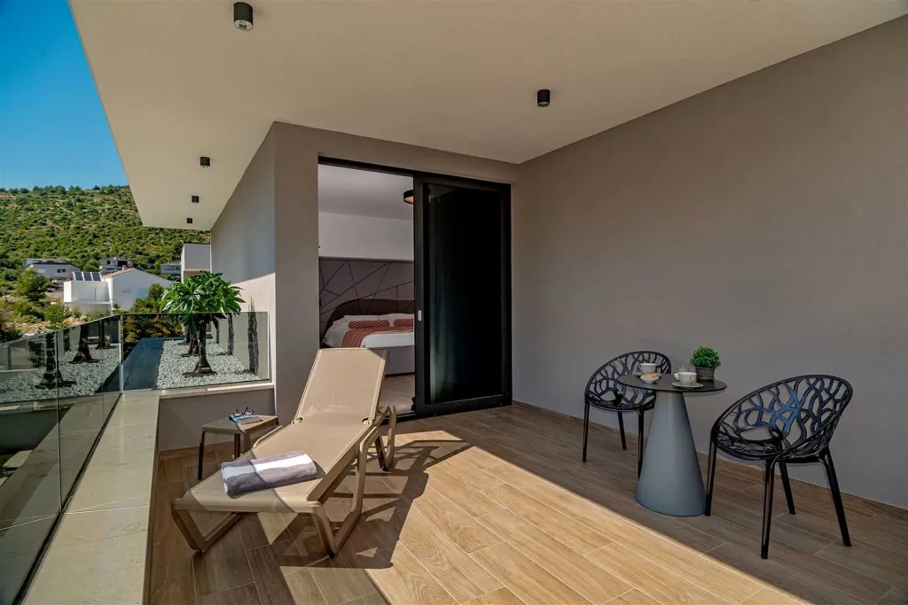 4-Bedroom Villa with Indoor Heated Pool in Marina