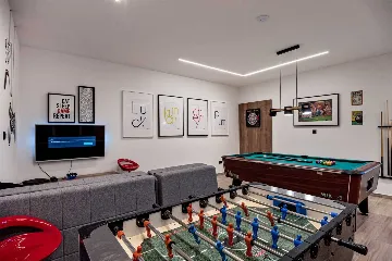 4-Bedroom Villa with Indoor Heated Pool in Marina