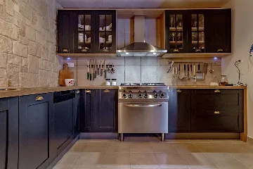 4-Bedroom Villa with Indoor Heated Pool in Marina