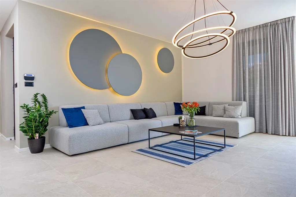 Villa in Marina with Heated Pool for 8 Guests