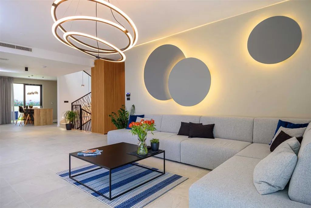 Villa in Marina with Heated Pool for 8 Guests