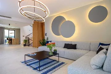 Villa in Marina with Heated Pool for 8 Guests