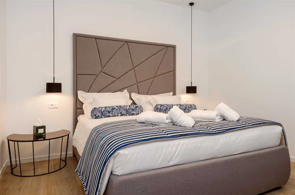 Villa in Marina with Heated Pool for 8 Guests