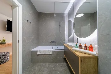 Villa in Marina with Heated Pool for 8 Guests